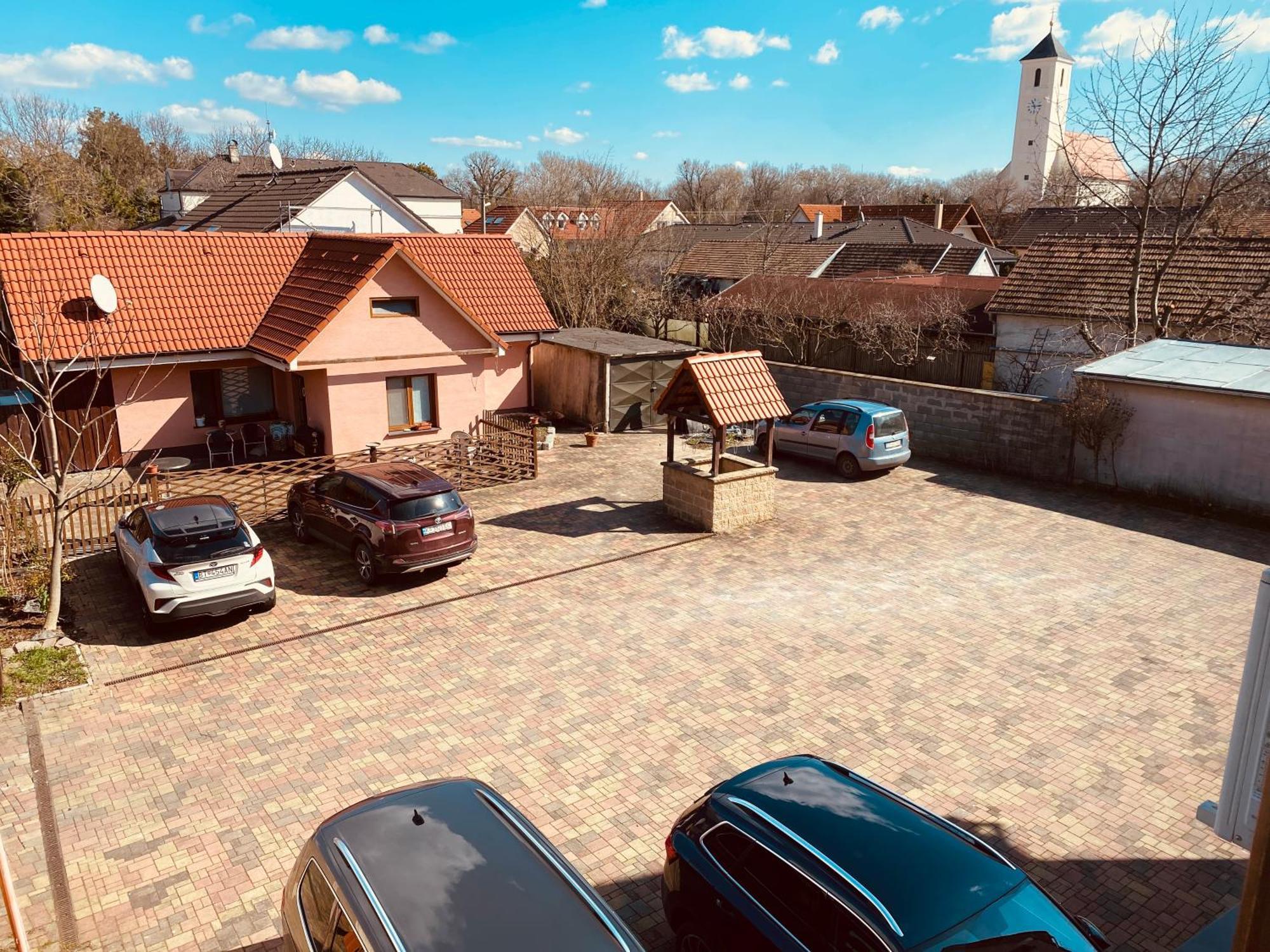 Гостьовий будинок Rusovsky 2*